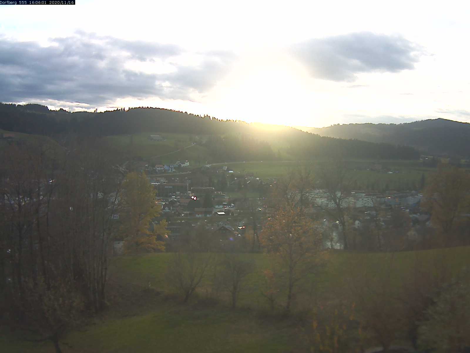 Webcam-Bild: Aussicht vom Dorfberg in Langnau 20201116-160601