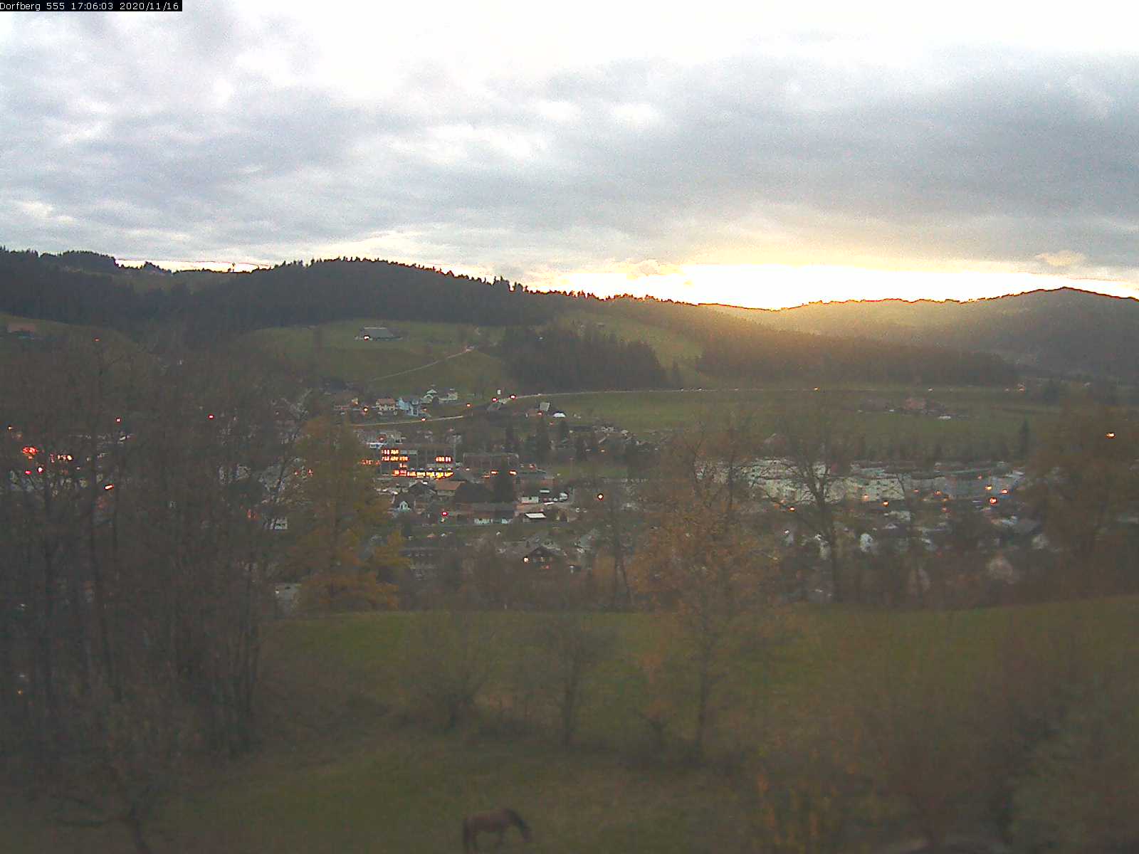Webcam-Bild: Aussicht vom Dorfberg in Langnau 20201116-170601