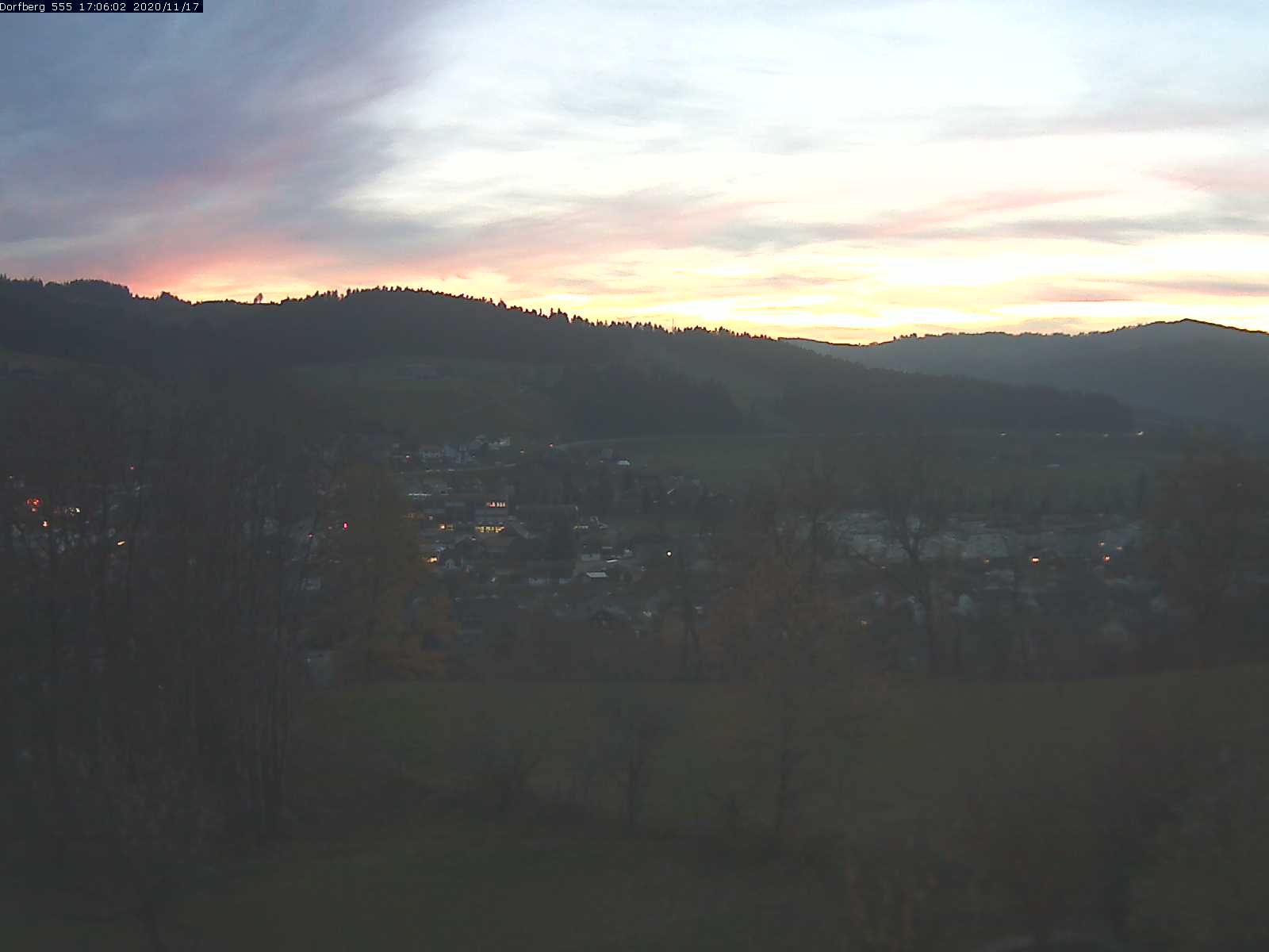 Webcam-Bild: Aussicht vom Dorfberg in Langnau 20201117-170601