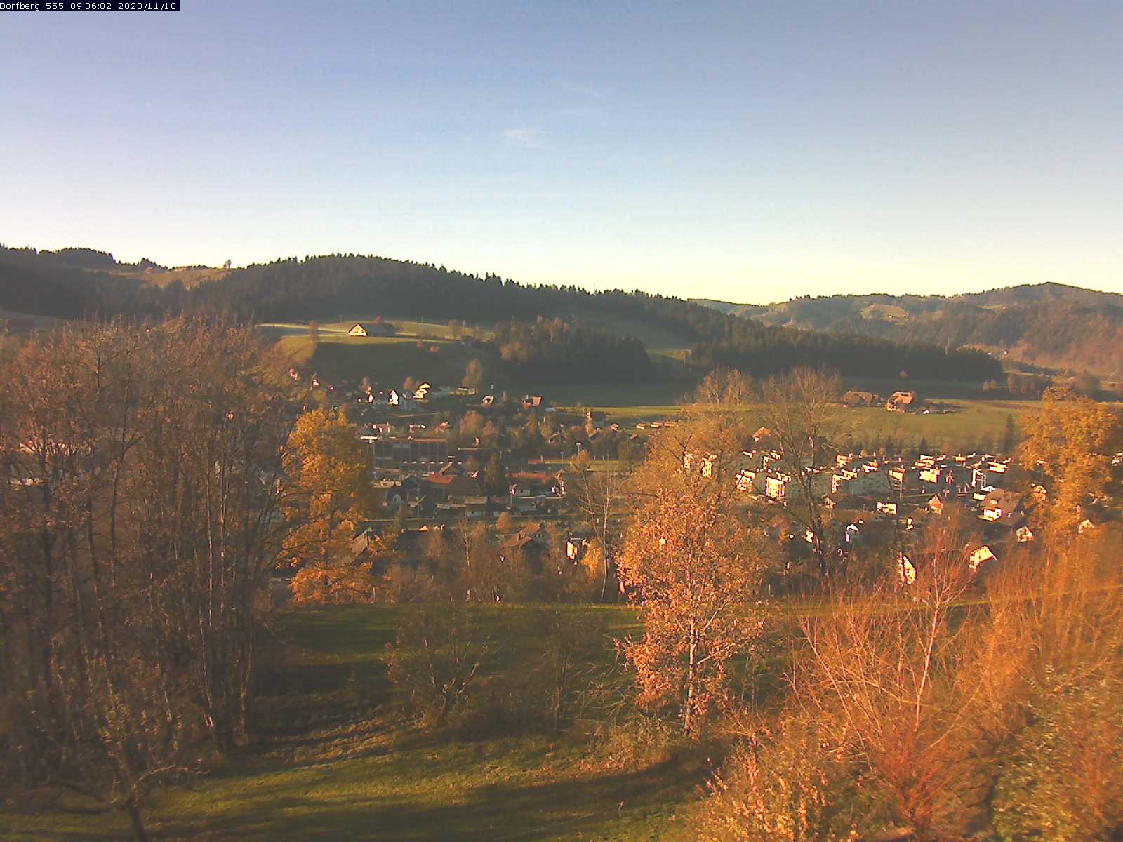 Webcam-Bild: Aussicht vom Dorfberg in Langnau 20201118-090601