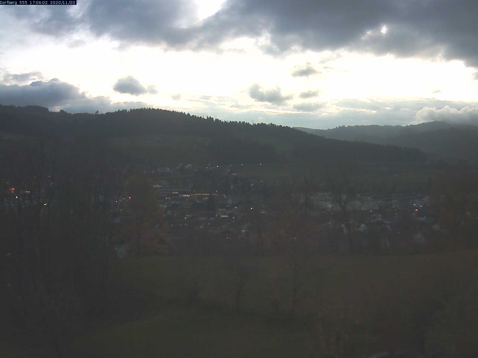 Webcam-Bild: Aussicht vom Dorfberg in Langnau 20201120-170601