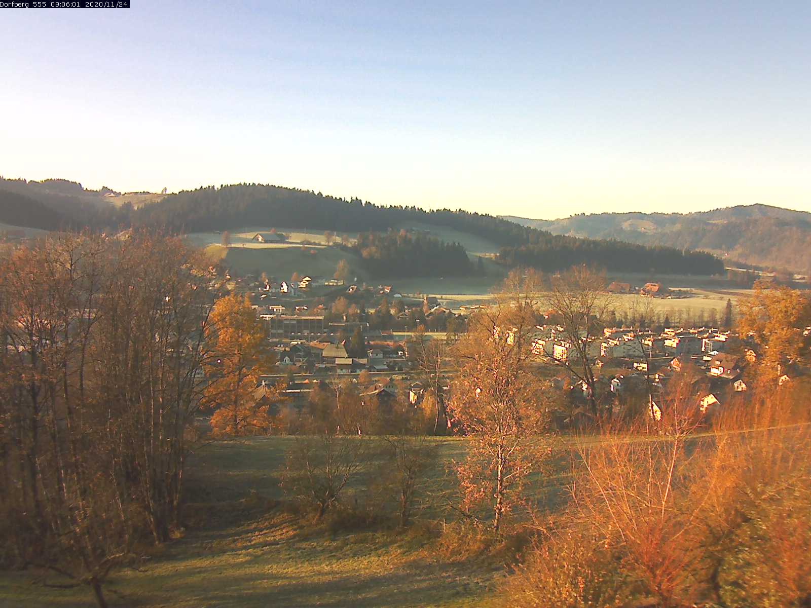Webcam-Bild: Aussicht vom Dorfberg in Langnau 20201124-090601