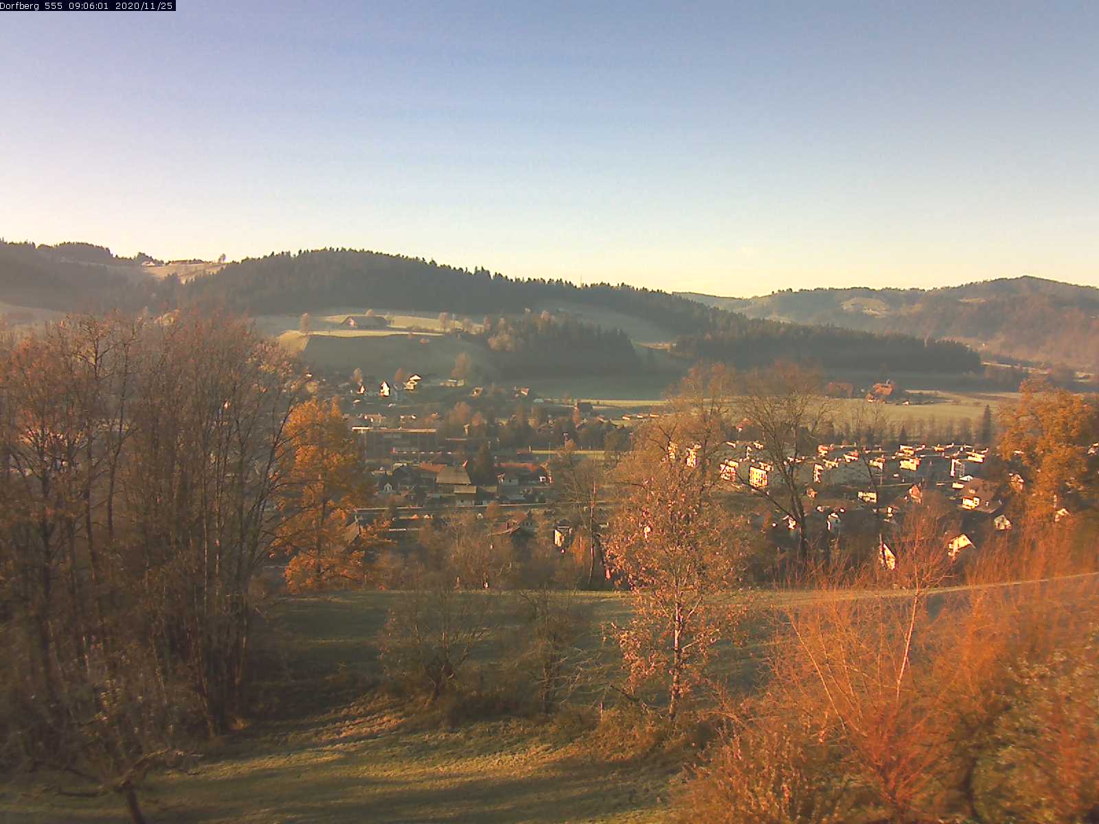 Webcam-Bild: Aussicht vom Dorfberg in Langnau 20201125-090601