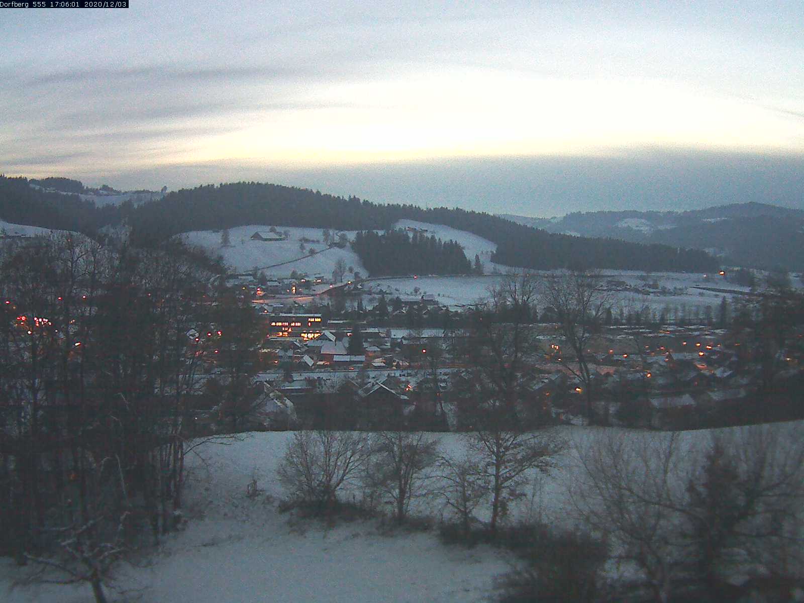 Webcam-Bild: Aussicht vom Dorfberg in Langnau 20201203-170601