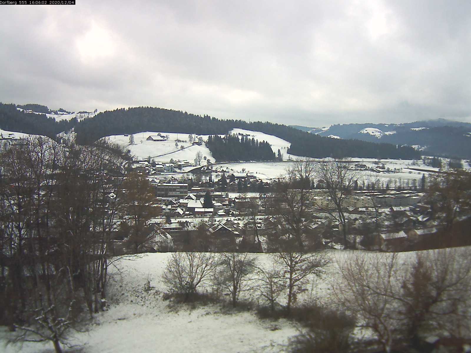 Webcam-Bild: Aussicht vom Dorfberg in Langnau 20201204-160601