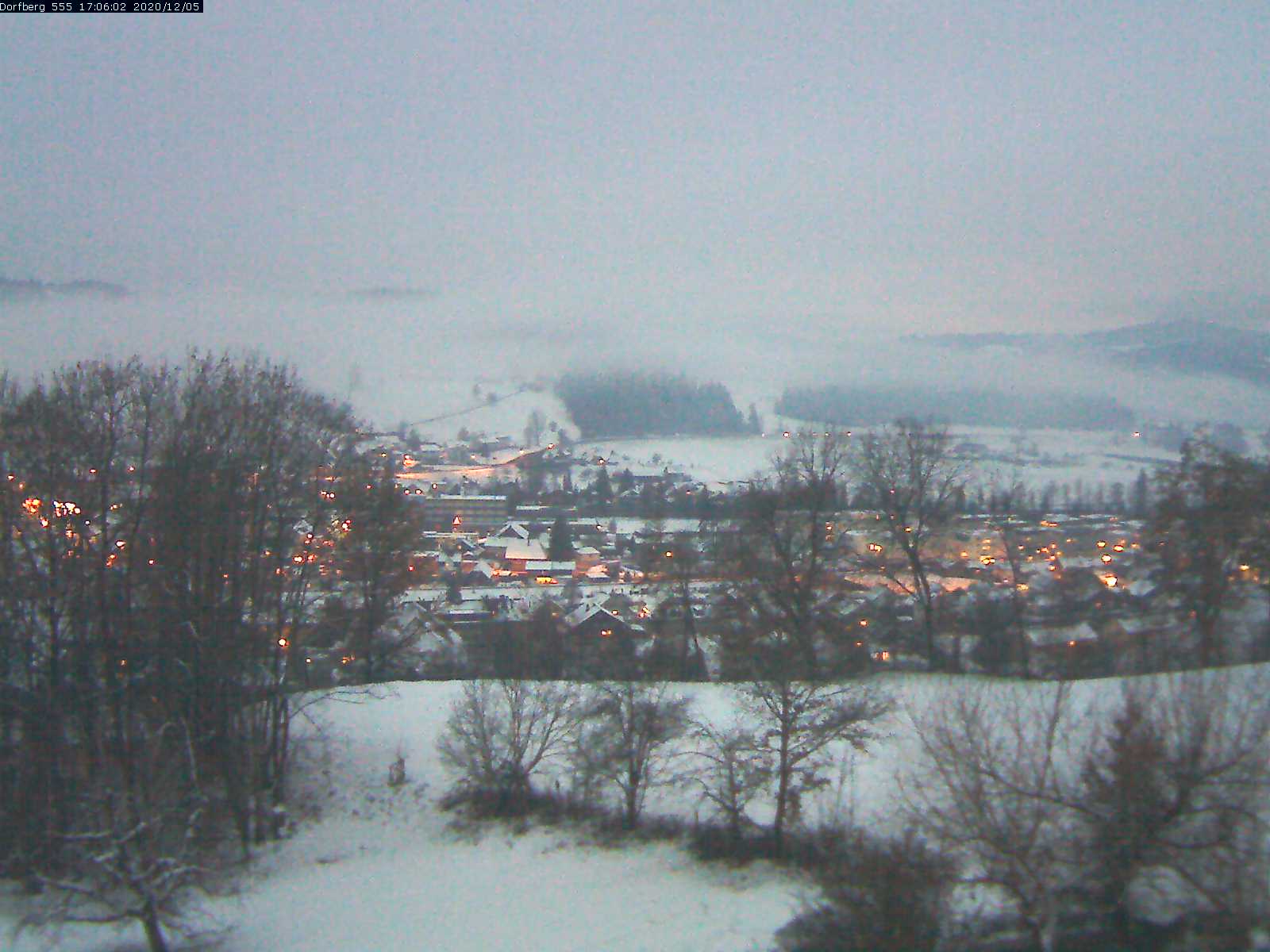 Webcam-Bild: Aussicht vom Dorfberg in Langnau 20201205-170601