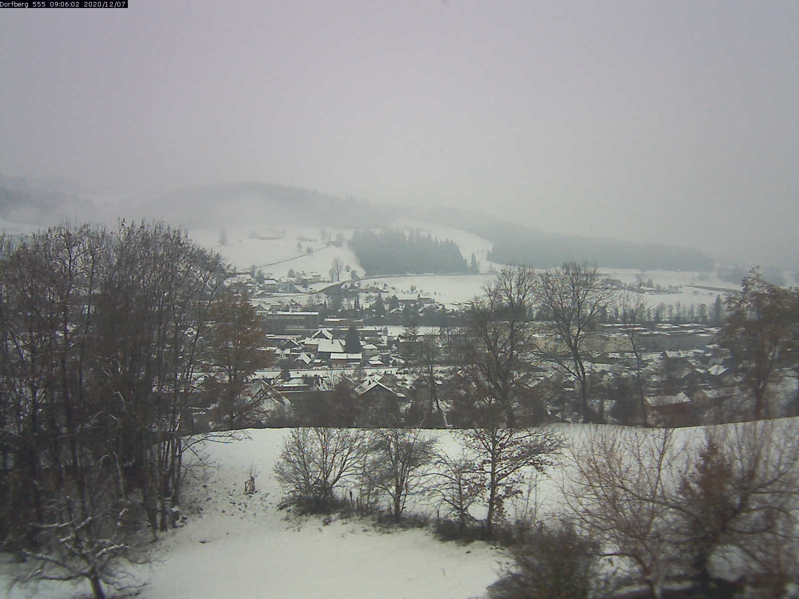Webcam-Bild: Aussicht vom Dorfberg in Langnau 20201207-090601