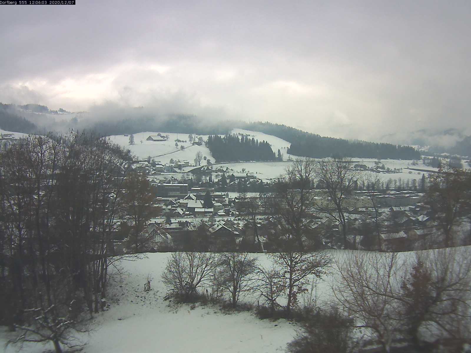 Webcam-Bild: Aussicht vom Dorfberg in Langnau 20201207-120601