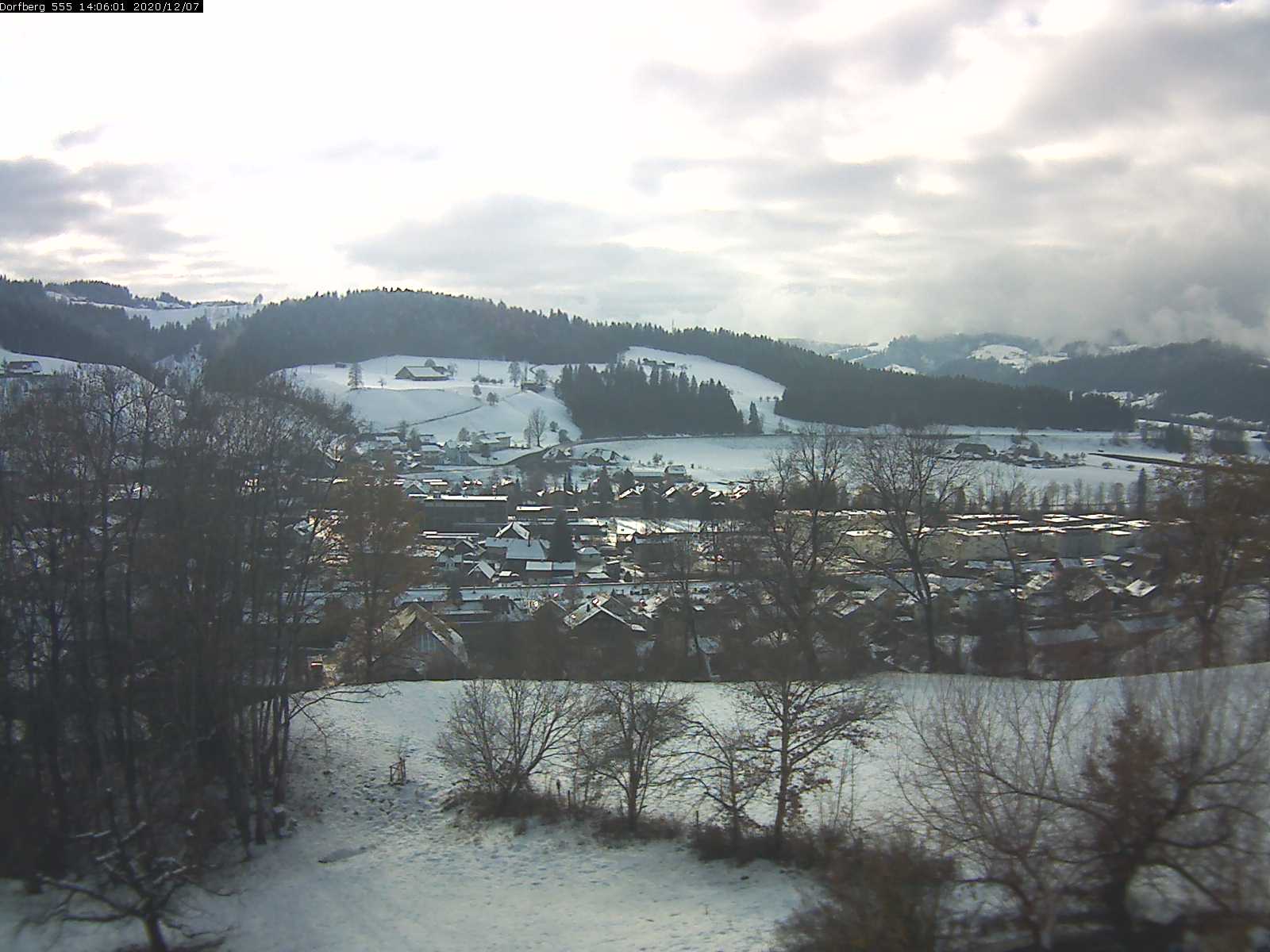 Webcam-Bild: Aussicht vom Dorfberg in Langnau 20201207-140601