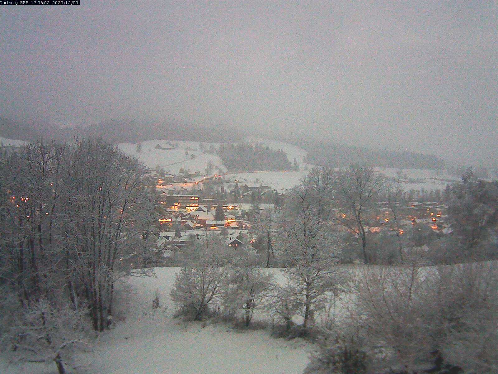 Webcam-Bild: Aussicht vom Dorfberg in Langnau 20201209-170601