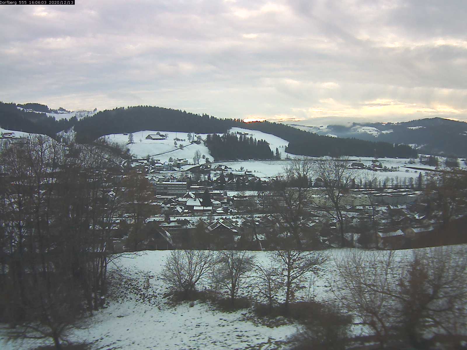 Webcam-Bild: Aussicht vom Dorfberg in Langnau 20201213-160601