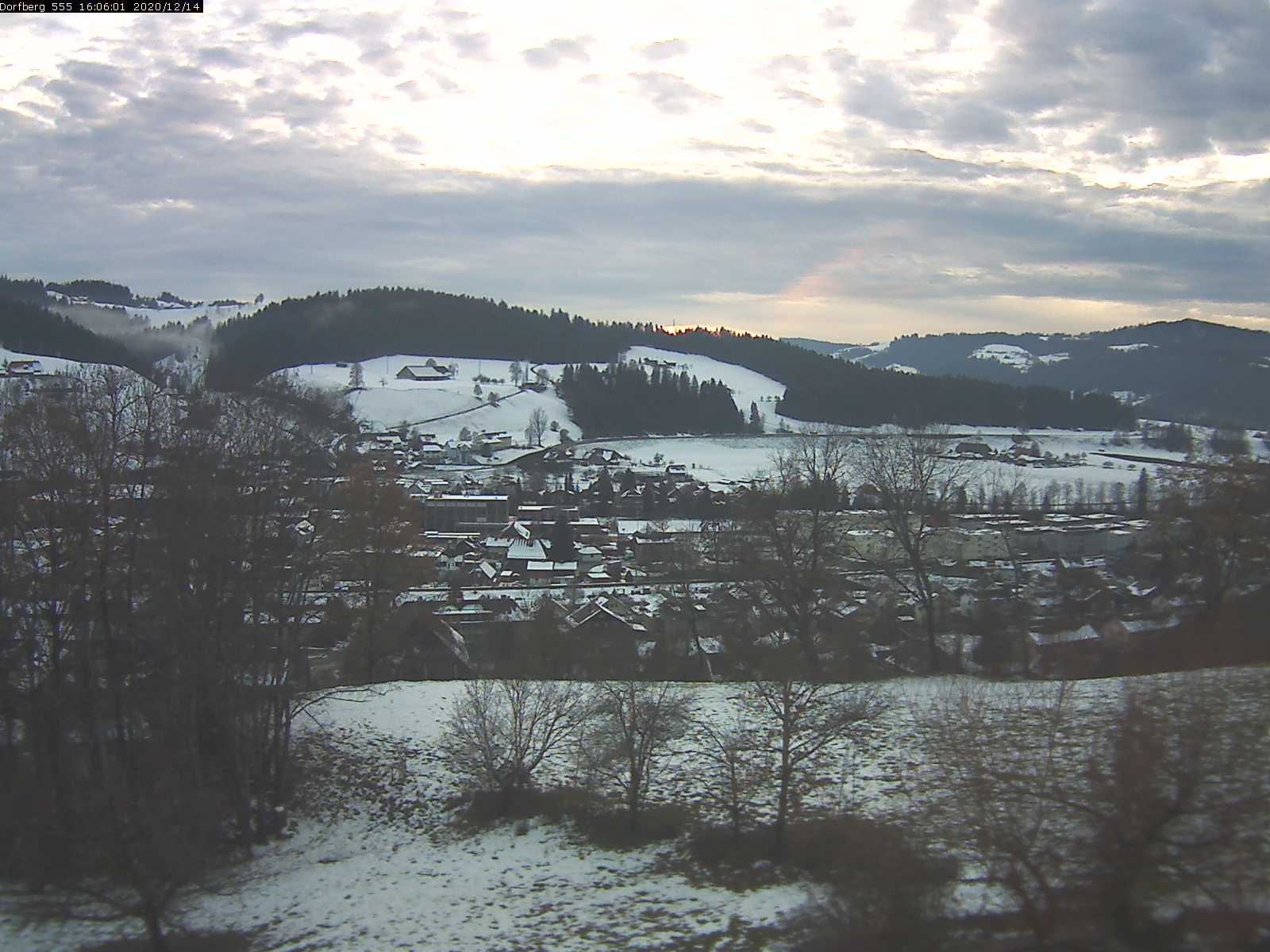 Webcam-Bild: Aussicht vom Dorfberg in Langnau 20201214-160601