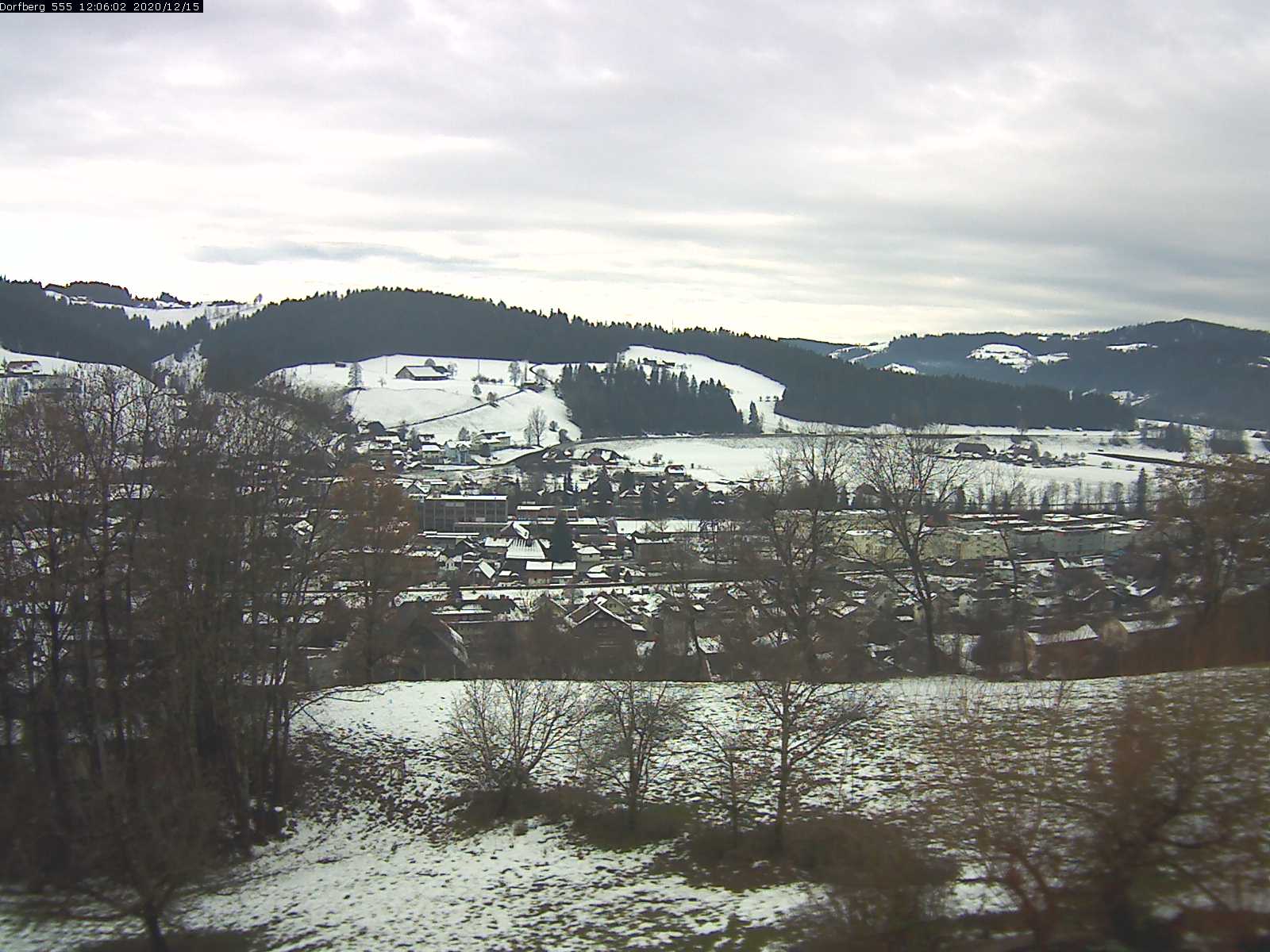 Webcam-Bild: Aussicht vom Dorfberg in Langnau 20201215-120601