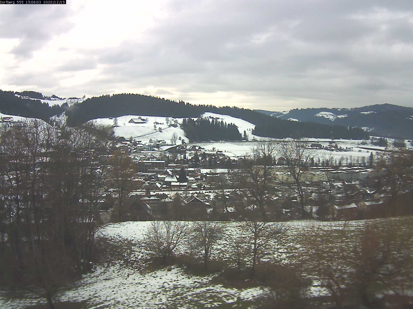 Webcam-Bild: Aussicht vom Dorfberg in Langnau 20201215-150601