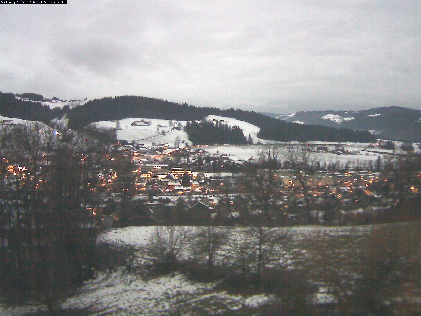 Webcam-Bild: Aussicht vom Dorfberg in Langnau 20201215-170601