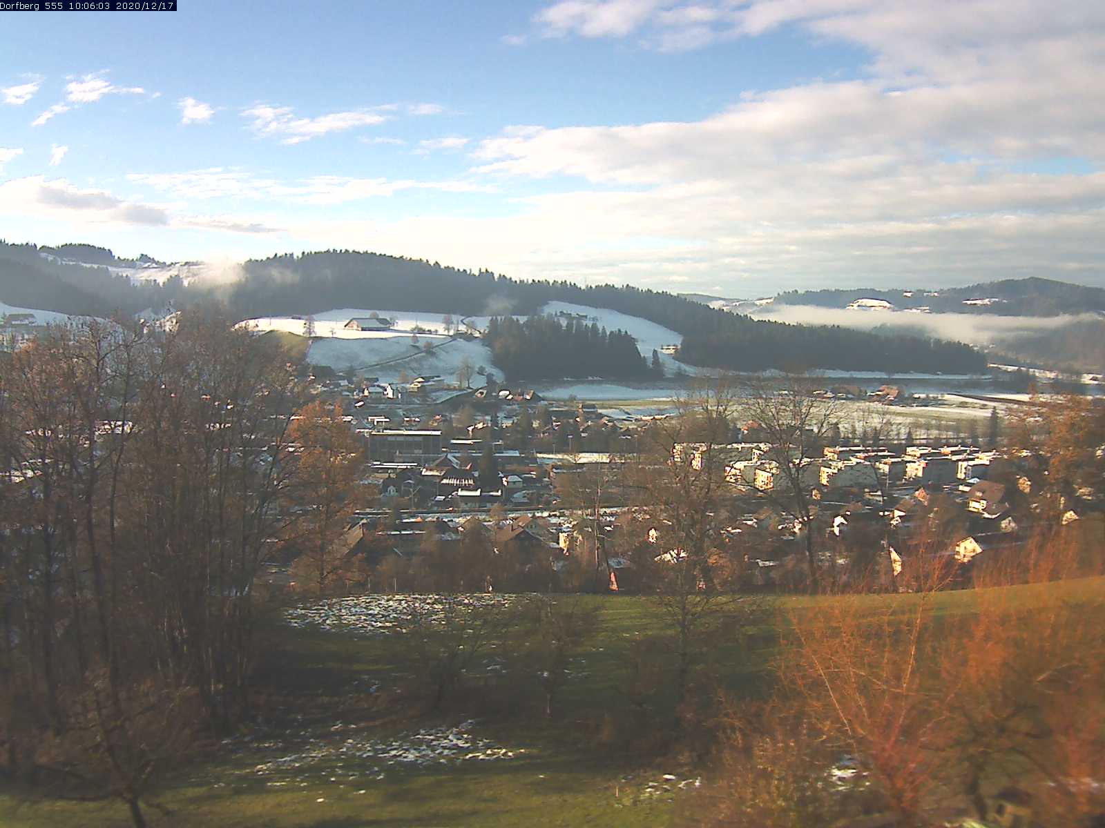Webcam-Bild: Aussicht vom Dorfberg in Langnau 20201217-100601