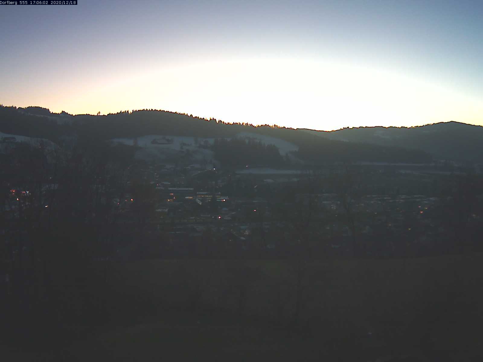 Webcam-Bild: Aussicht vom Dorfberg in Langnau 20201218-170601