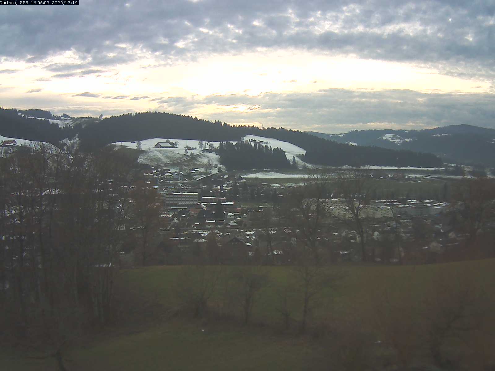 Webcam-Bild: Aussicht vom Dorfberg in Langnau 20201219-160601