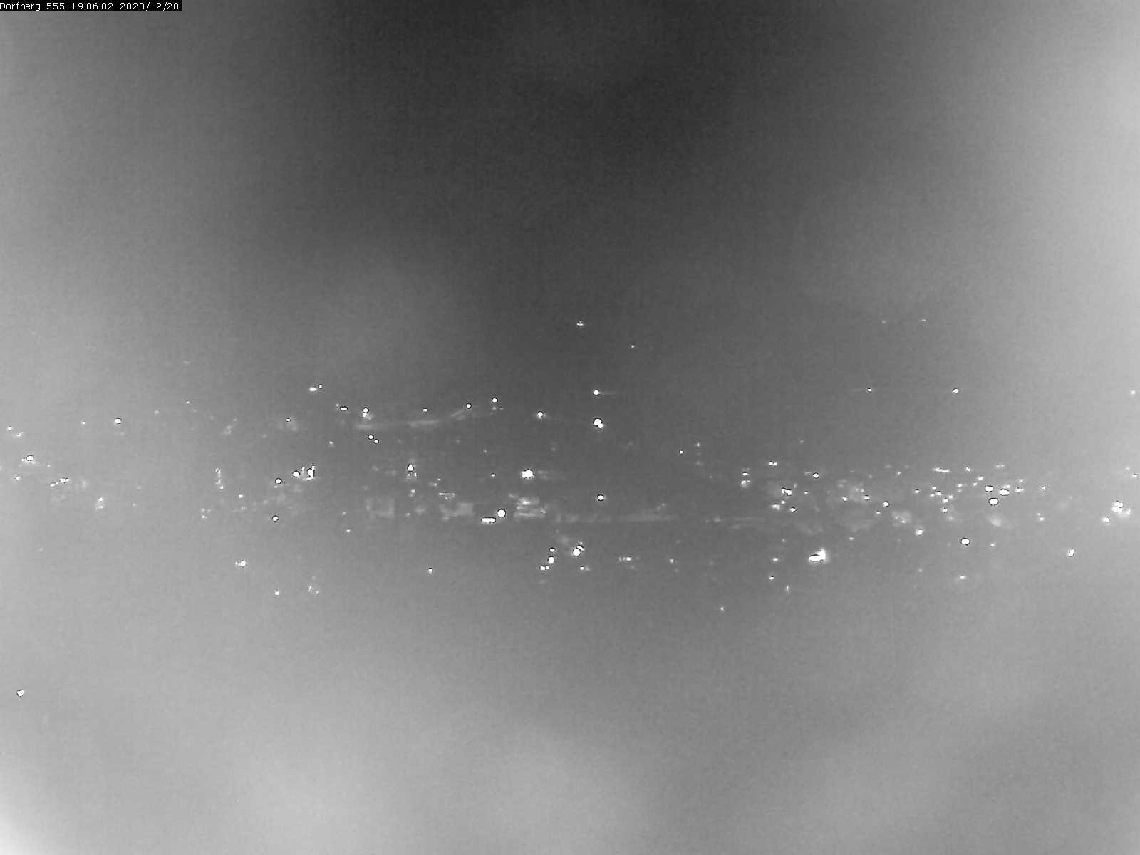 Webcam-Bild: Aussicht vom Dorfberg in Langnau 20201220-190601