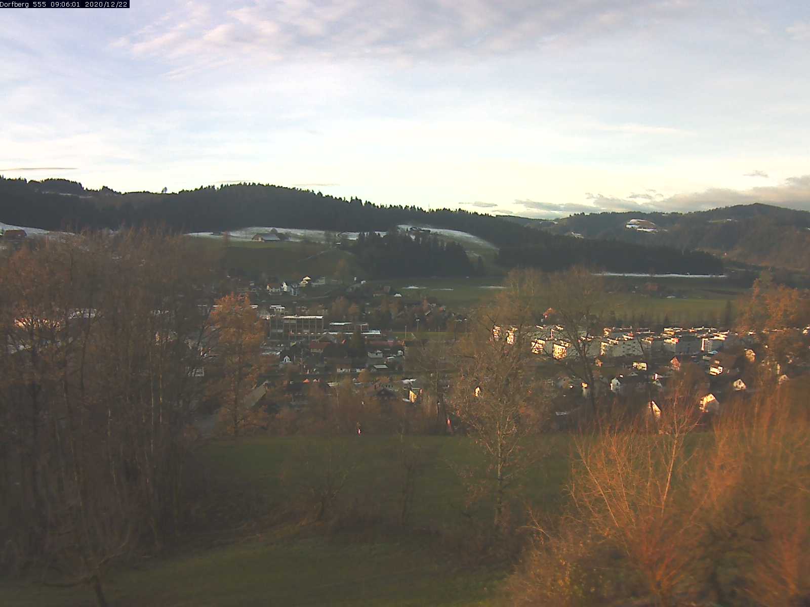 Webcam-Bild: Aussicht vom Dorfberg in Langnau 20201222-090601