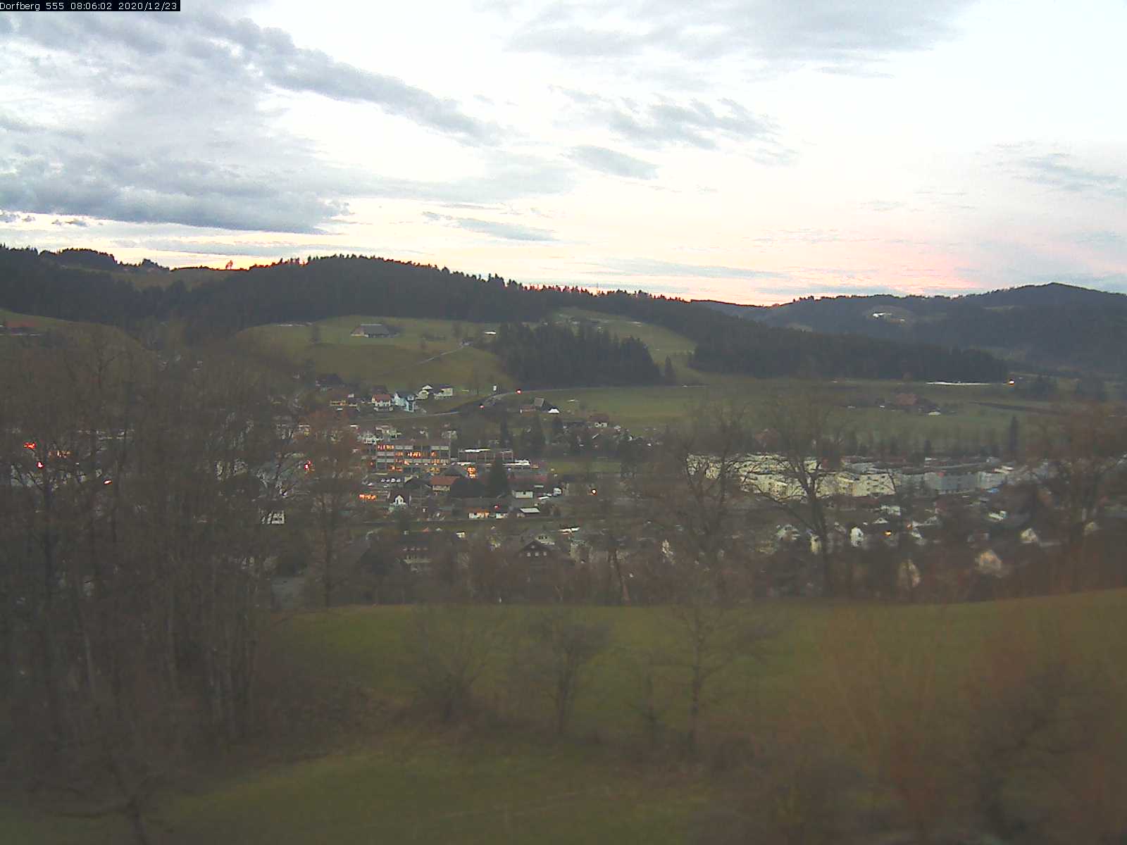 Webcam-Bild: Aussicht vom Dorfberg in Langnau 20201223-080601