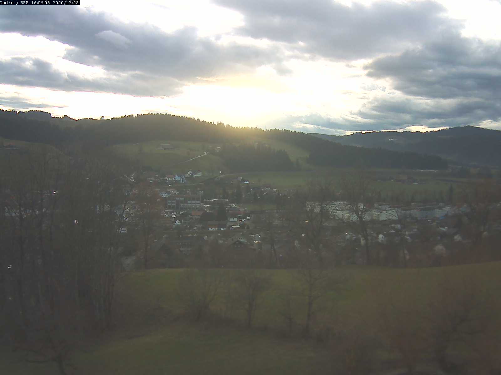 Webcam-Bild: Aussicht vom Dorfberg in Langnau 20201223-160601