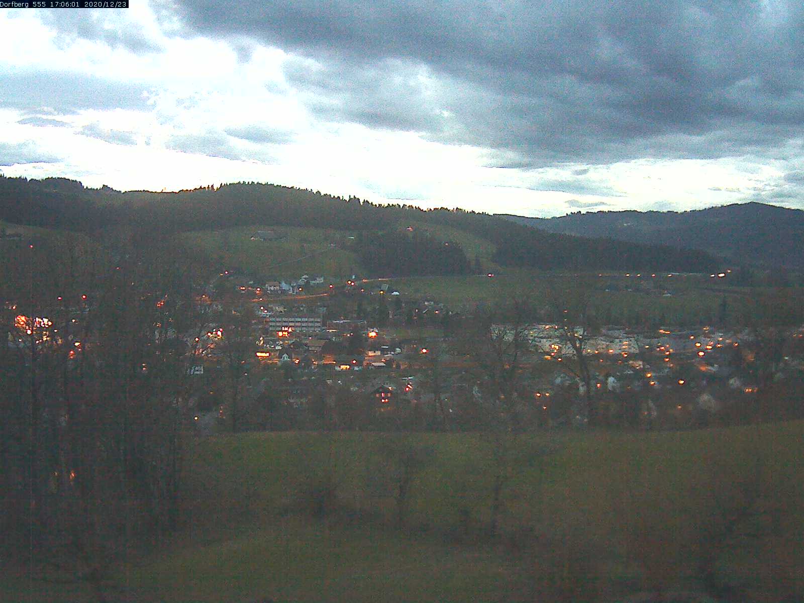 Webcam-Bild: Aussicht vom Dorfberg in Langnau 20201223-170601
