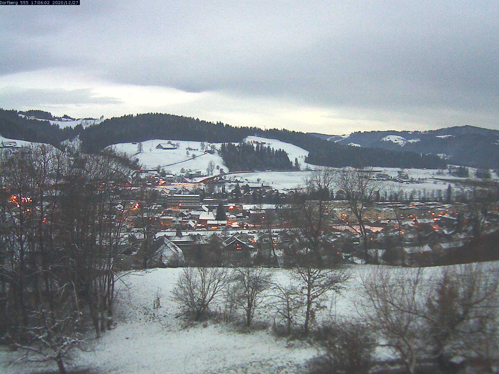 Webcam-Bild: Aussicht vom Dorfberg in Langnau 20201227-170601