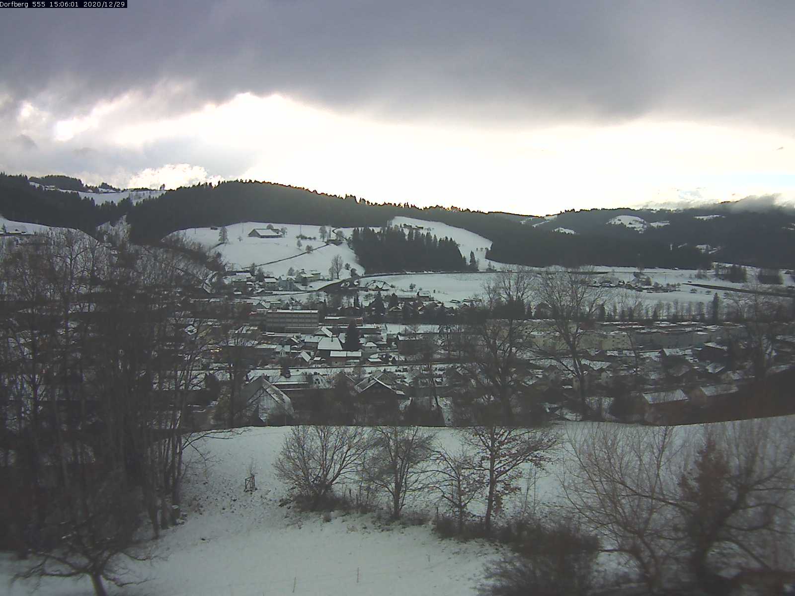 Webcam-Bild: Aussicht vom Dorfberg in Langnau 20201229-150601