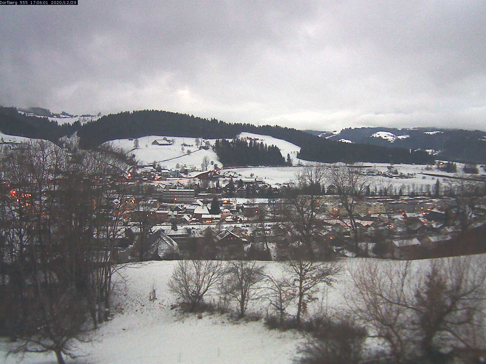 Webcam-Bild: Aussicht vom Dorfberg in Langnau 20201229-170601