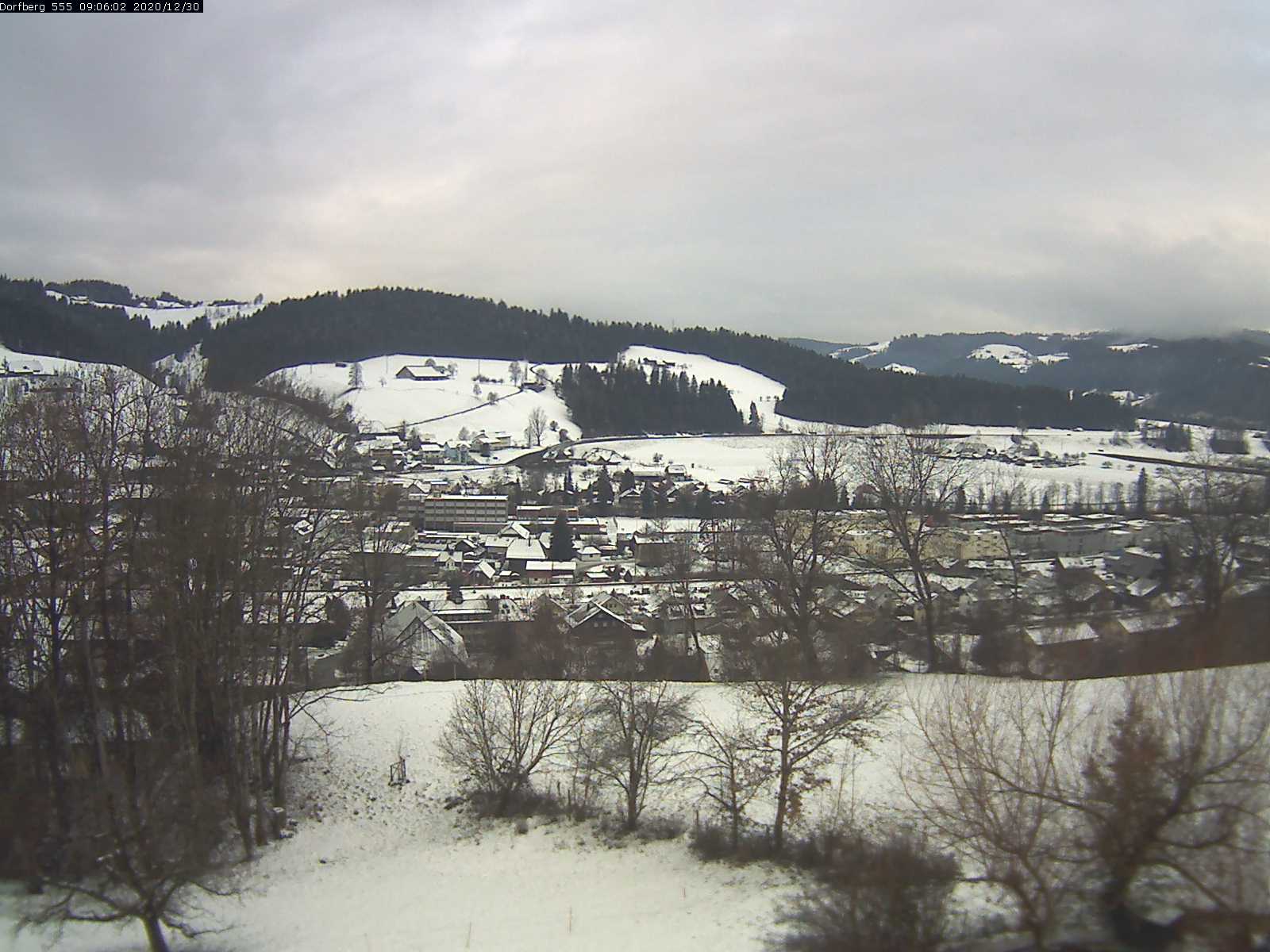 Webcam-Bild: Aussicht vom Dorfberg in Langnau 20201230-090602