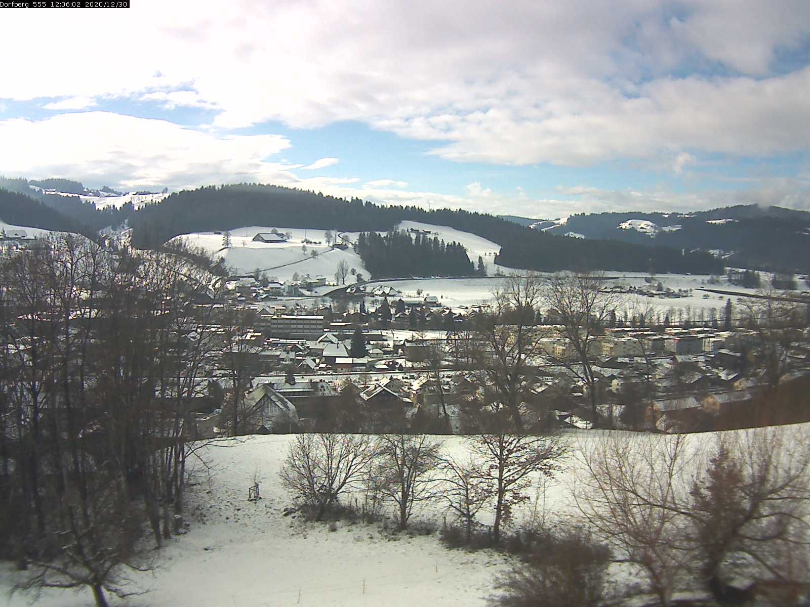 Webcam-Bild: Aussicht vom Dorfberg in Langnau 20201230-120601