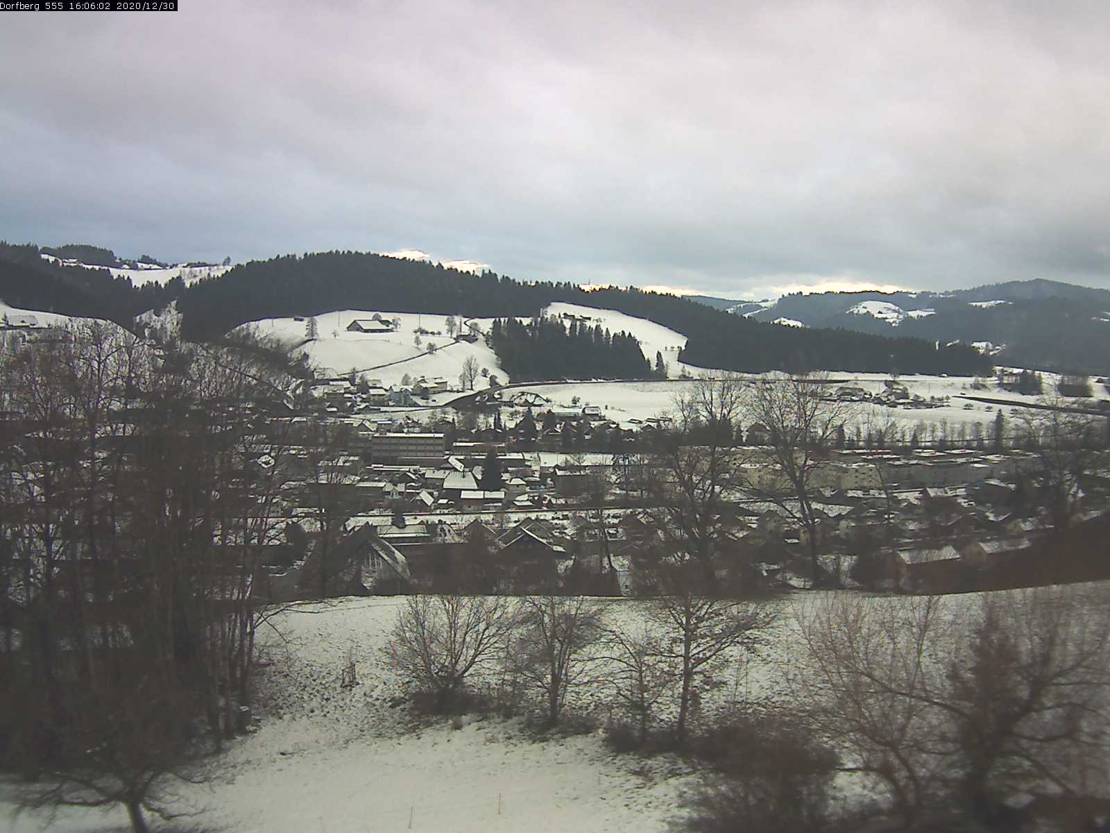 Webcam-Bild: Aussicht vom Dorfberg in Langnau 20201230-160601