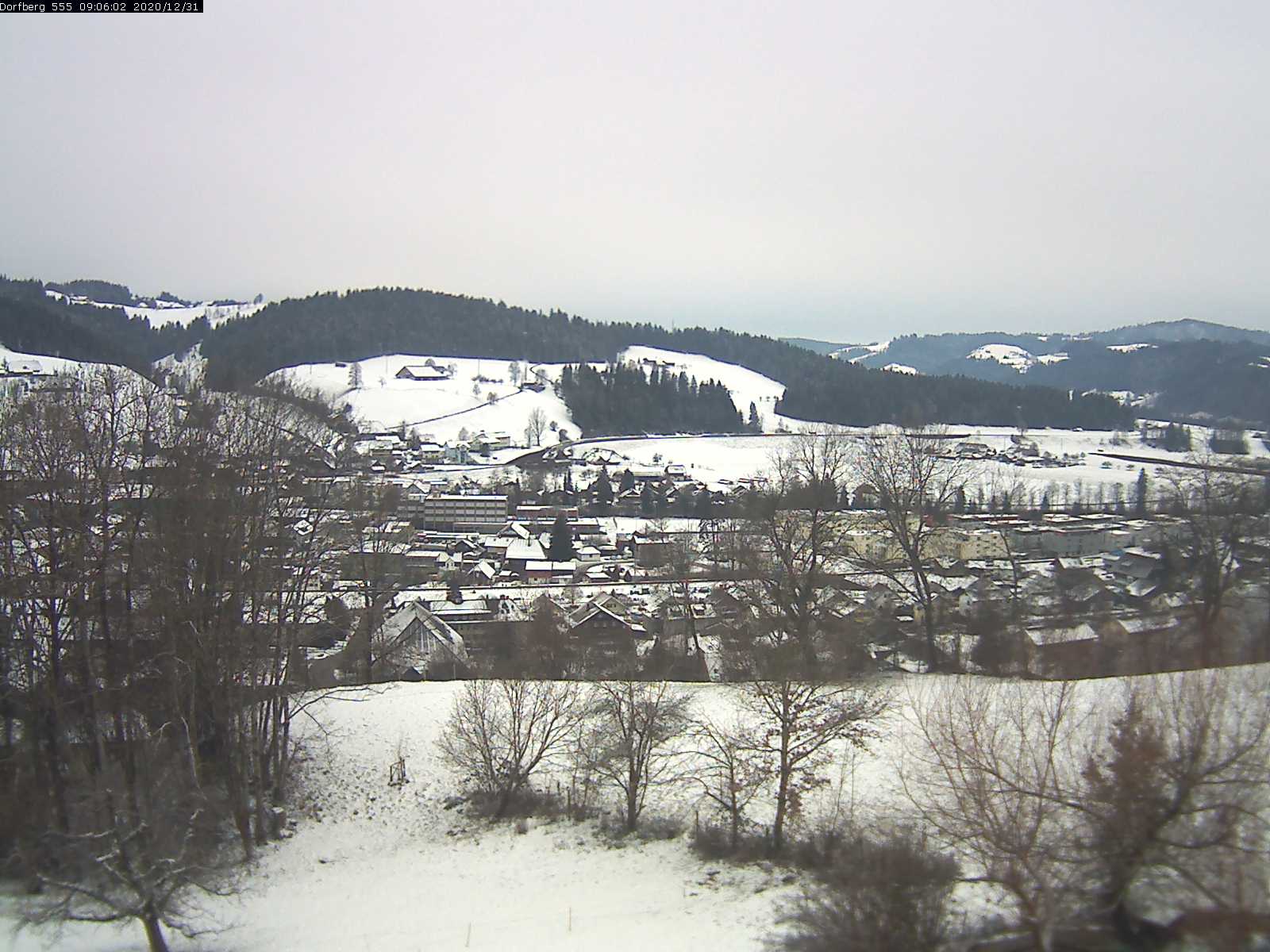Webcam-Bild: Aussicht vom Dorfberg in Langnau 20201231-090601