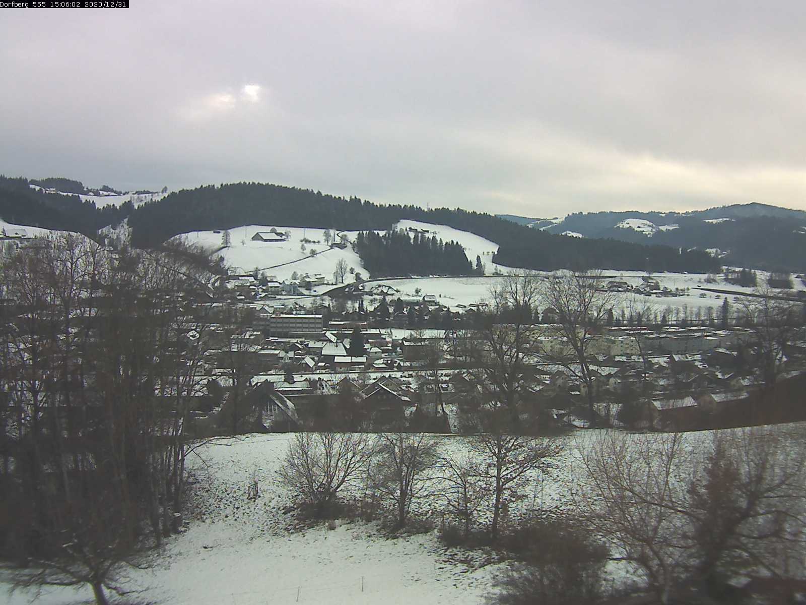 Webcam-Bild: Aussicht vom Dorfberg in Langnau 20201231-150601