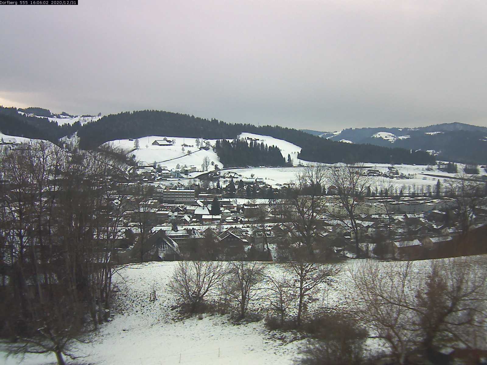 Webcam-Bild: Aussicht vom Dorfberg in Langnau 20201231-160601