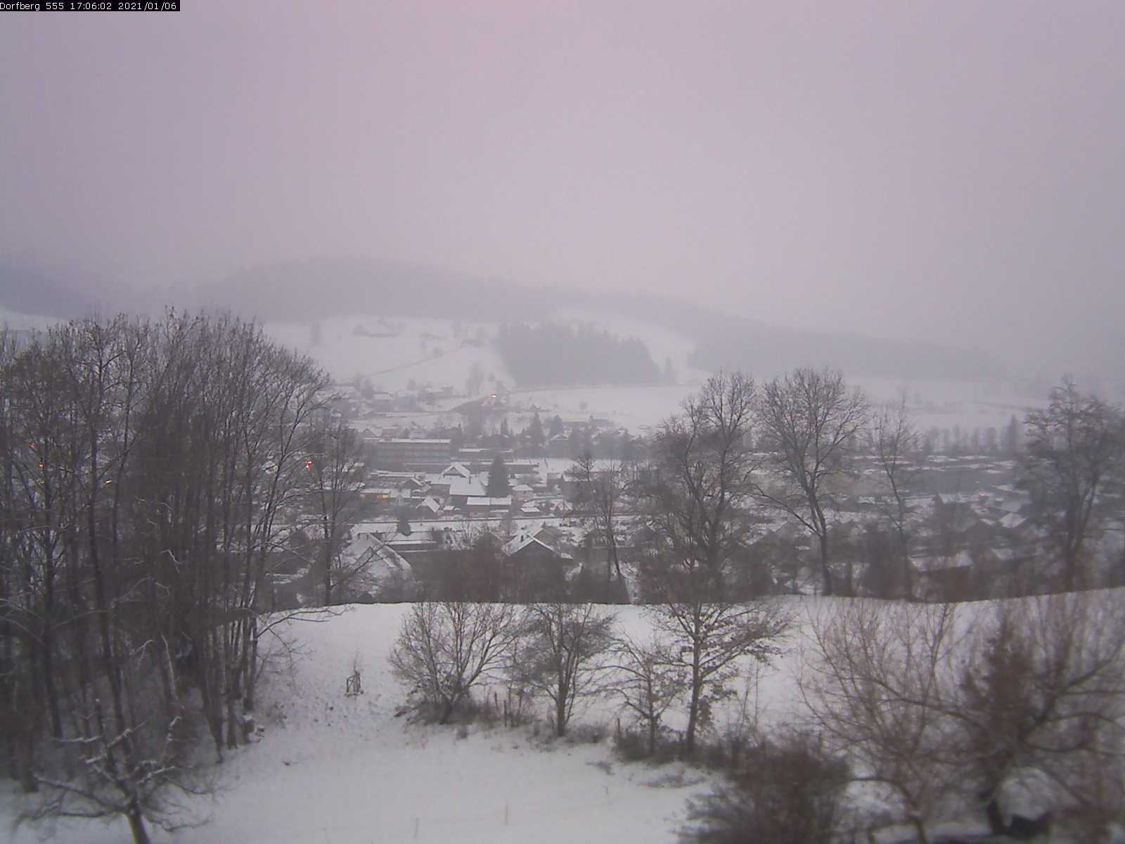 Webcam-Bild: Aussicht vom Dorfberg in Langnau 20210106-170601