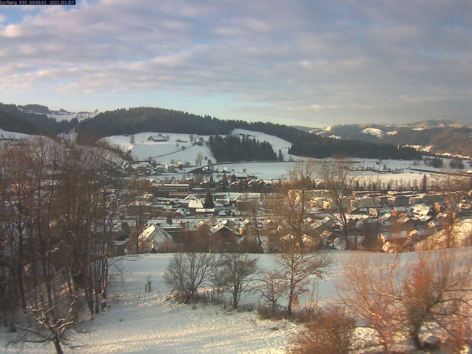 Webcam-Bild: Aussicht vom Dorfberg in Langnau 20210107-090601