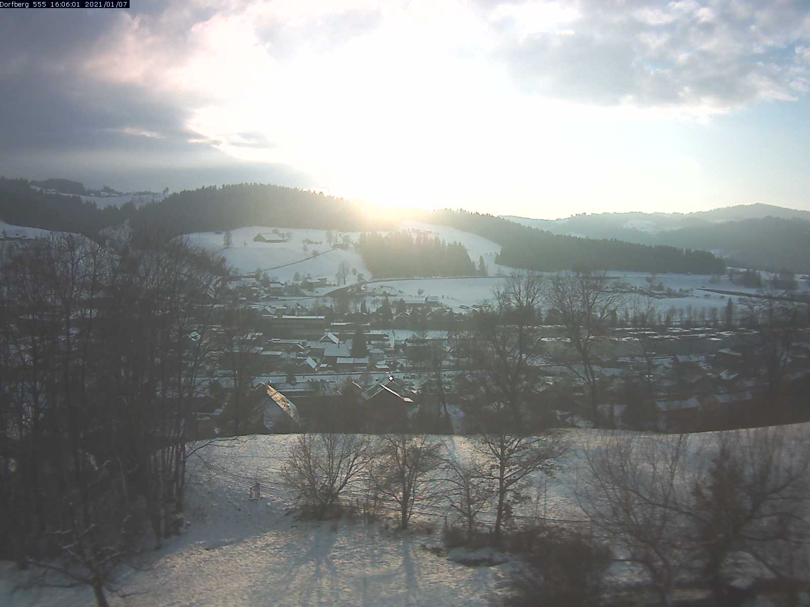 Webcam-Bild: Aussicht vom Dorfberg in Langnau 20210107-160601