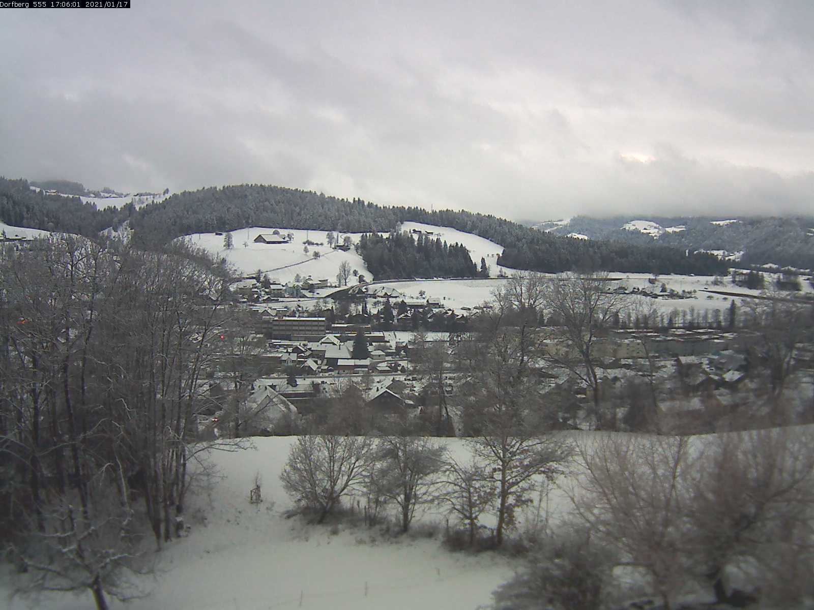 Webcam-Bild: Aussicht vom Dorfberg in Langnau 20210117-170601