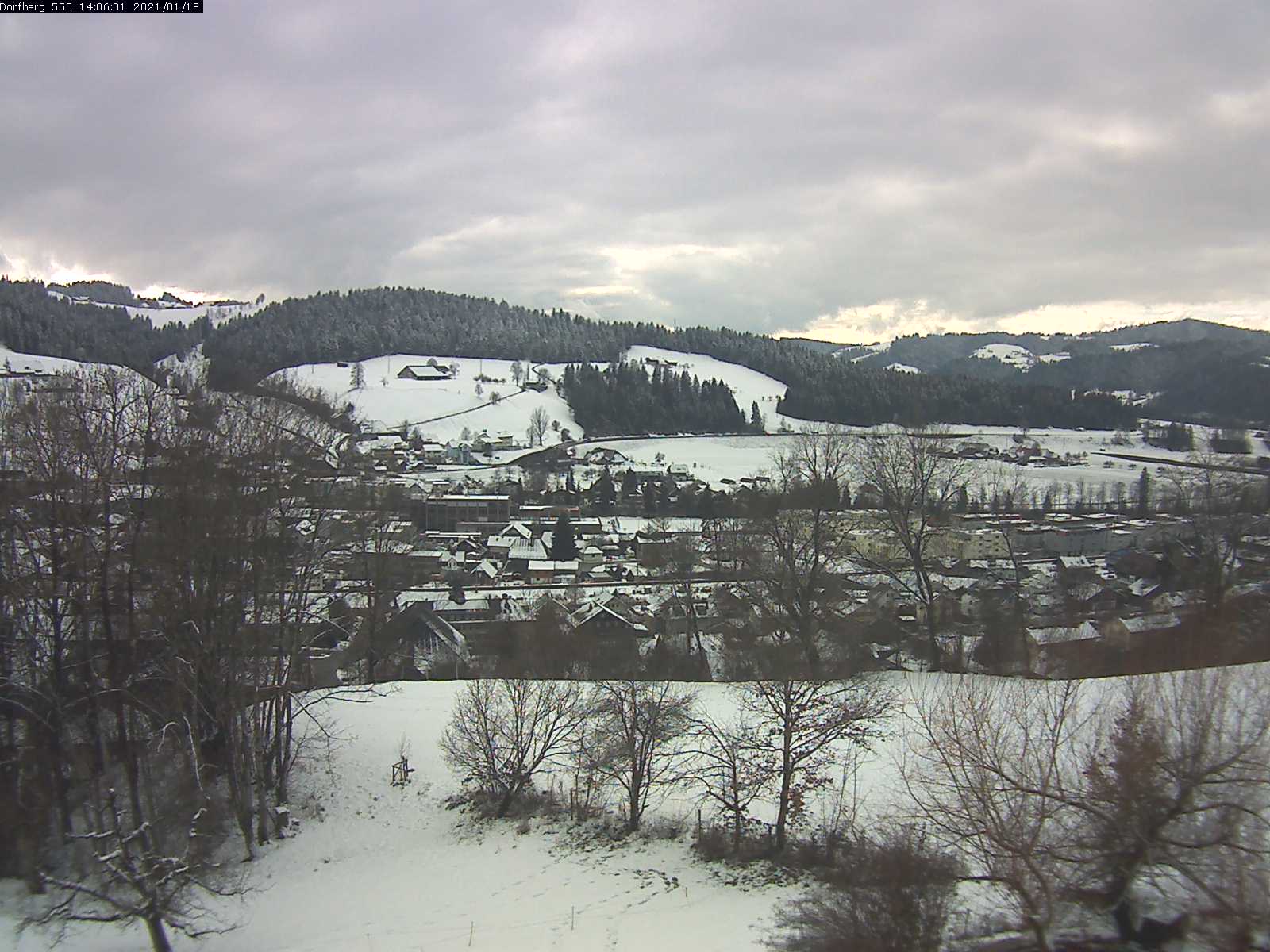 Webcam-Bild: Aussicht vom Dorfberg in Langnau 20210118-140601