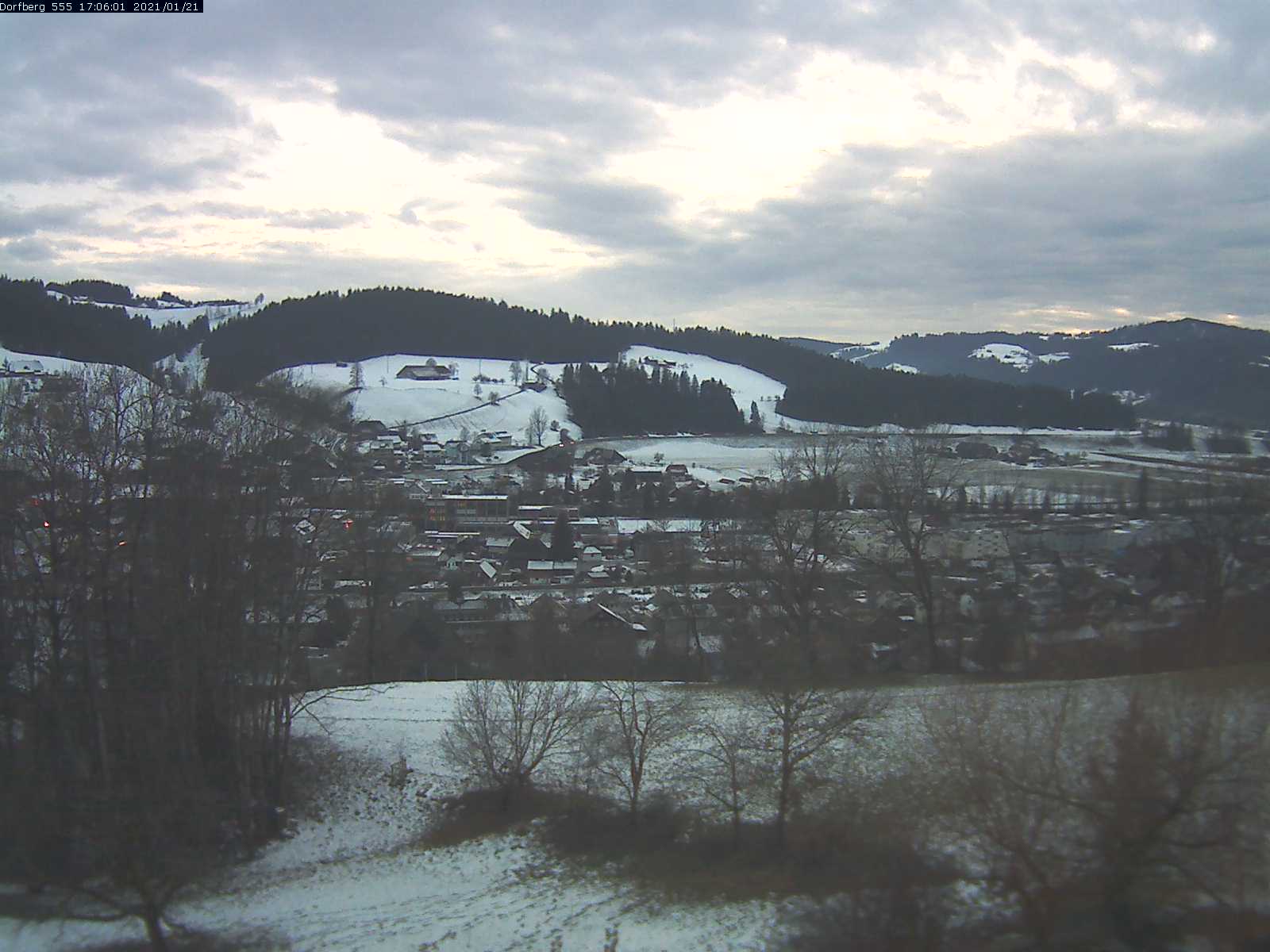 Webcam-Bild: Aussicht vom Dorfberg in Langnau 20210121-170601