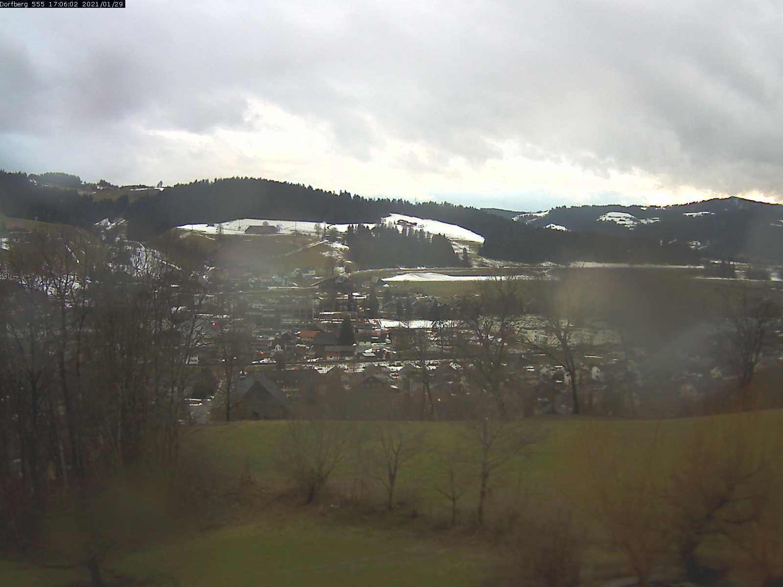 Webcam-Bild: Aussicht vom Dorfberg in Langnau 20210129-170601
