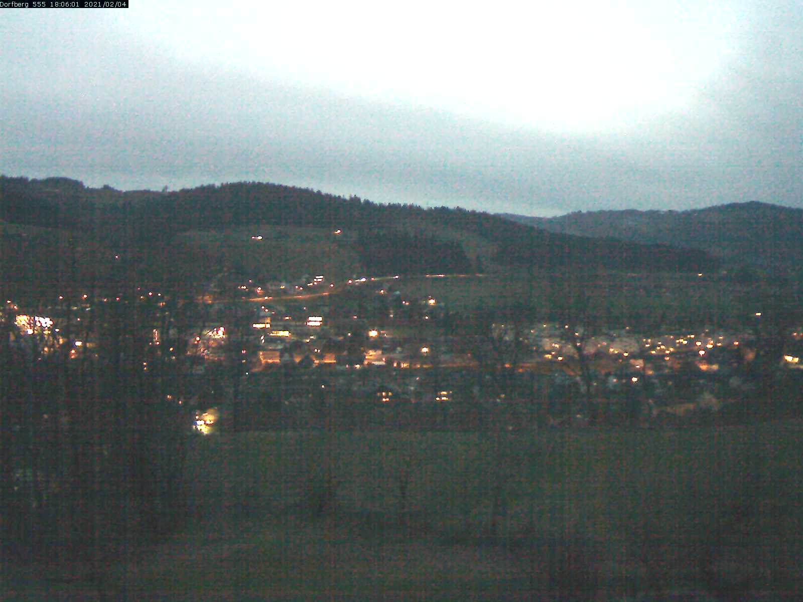 Webcam-Bild: Aussicht vom Dorfberg in Langnau 20210204-180601