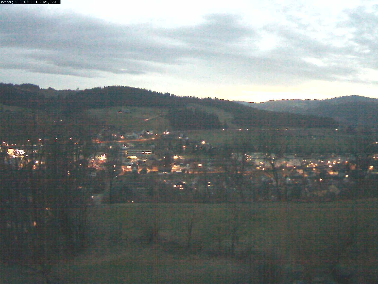 Webcam-Bild: Aussicht vom Dorfberg in Langnau 20210205-180601