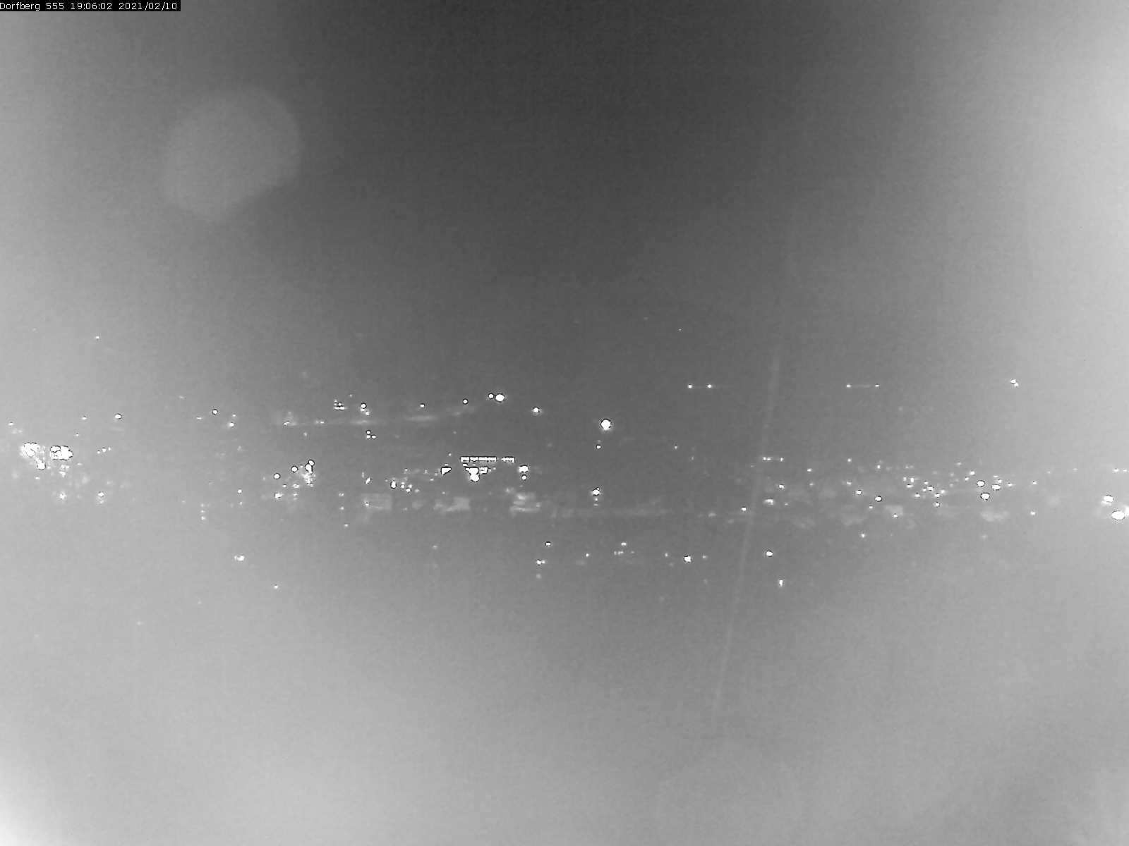 Webcam-Bild: Aussicht vom Dorfberg in Langnau 20210210-190601