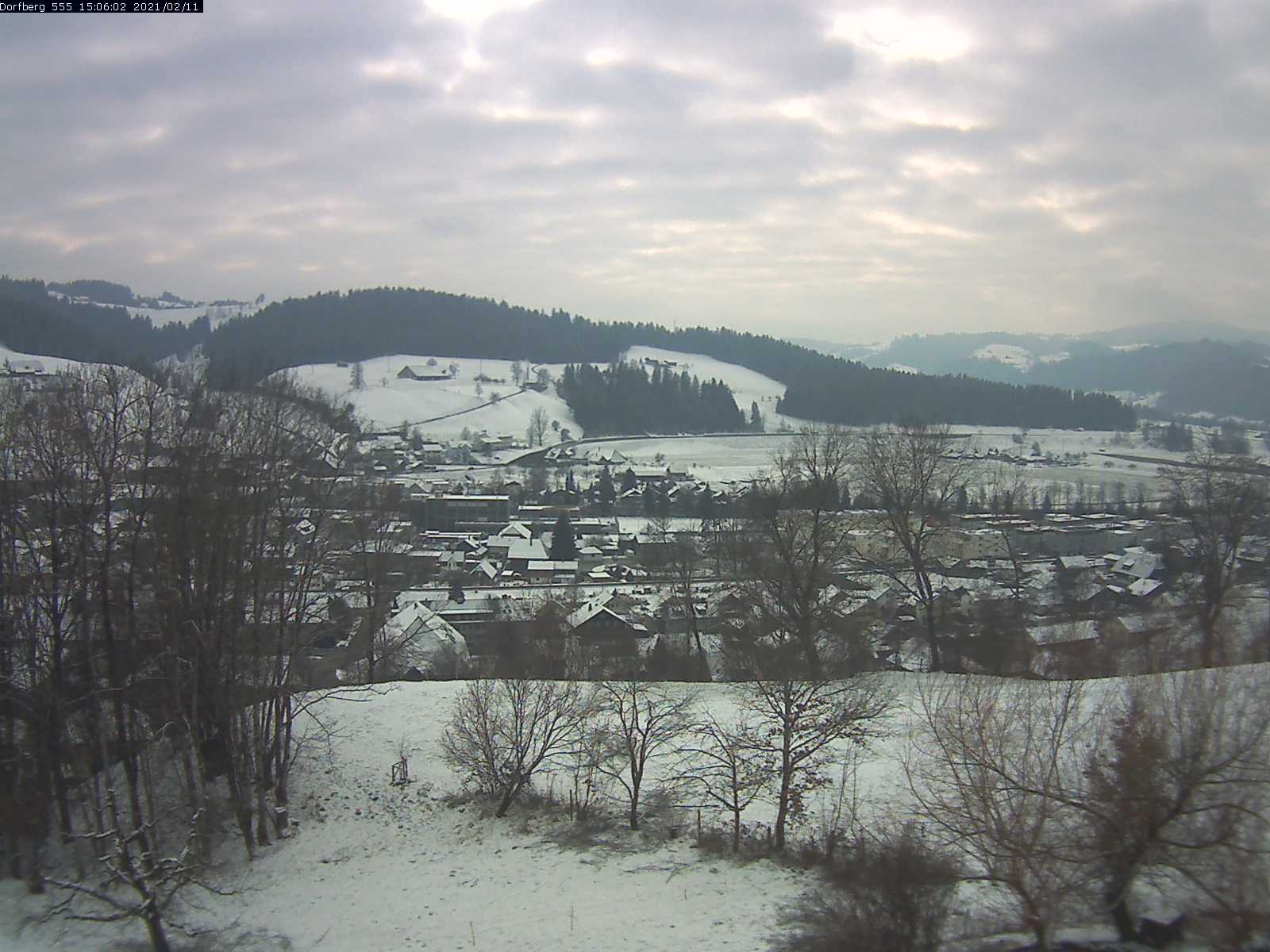 Webcam-Bild: Aussicht vom Dorfberg in Langnau 20210211-150601