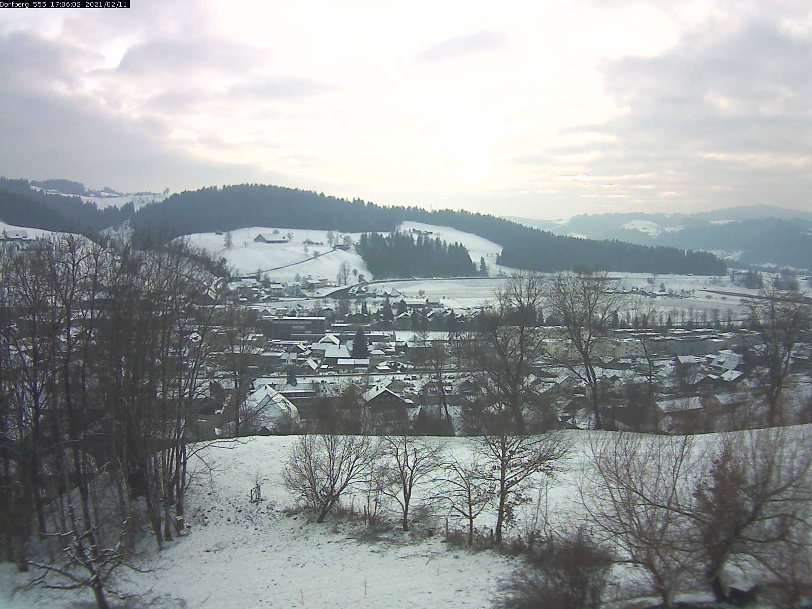 Webcam-Bild: Aussicht vom Dorfberg in Langnau 20210211-170601
