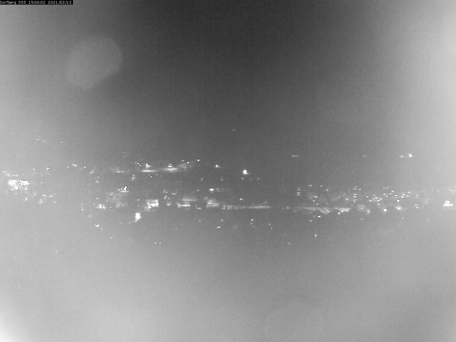 Webcam-Bild: Aussicht vom Dorfberg in Langnau 20210212-190601