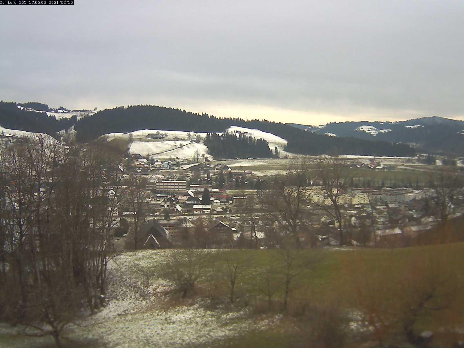 Webcam-Bild: Aussicht vom Dorfberg in Langnau 20210215-170601
